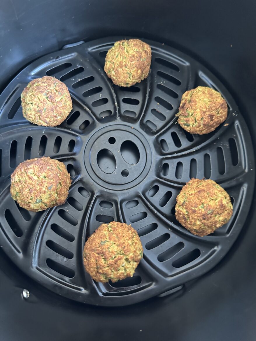 Cooked falafel in airfryer